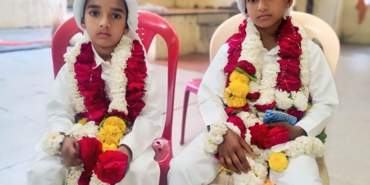 अब्दुल हादी व अब्दुल मुसव्वीर यांचा पहिला रोजा पुर्ण