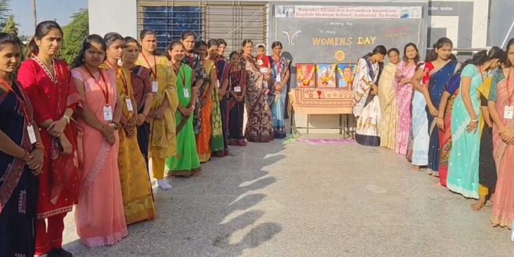 एम.एस.जी.एस.इंग्लिश मिडीयम स्कुलमध्ये जागतिक महिला दिन उत्साहात साजरा
