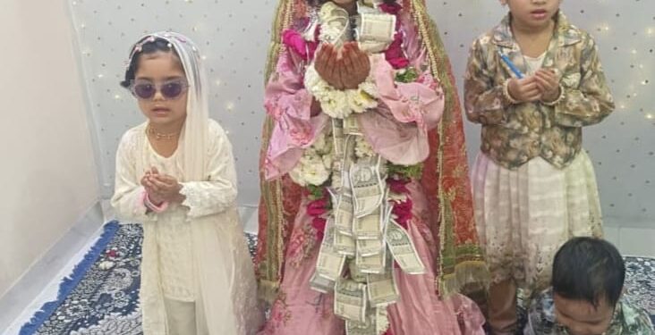 हाजरा अकबर बागवान यांचा पहिला रोजा पुर्ण