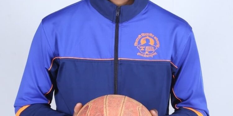 अजिंक्य भरारी: आजरा महाविद्यालयाचा गौरव सुतार शिवाजी विद्यापीठ संघात!