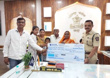 कर्तव्य बजावताना कोरोनाची लागण होऊन मृत्यू झालेल्या पोलीस अमलदारांच्या कुटुंबियांना ५० लाख रुपयांचे सानुग्रह अनुदान.