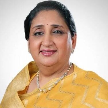 पुणे जिल्हा शिक्षण मंडळाच्या अध्यक्षपदी सुनेत्रा पवार यांची निवड