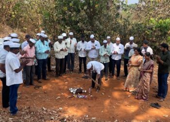 येरंडोळ-बुजवडे रस्ता कामाचा अशोकअण्णा चराटी यांच्या हस्ते शुभारंभ; २५ लाखांचा निधी मंजूर