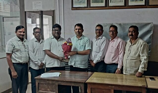 ​🚩 ॥ नूतन जि. प. गटनेते सुधीर भाऊ देसाई यांचा आजरा शिक्षण विभागाकडून यथोचित गौरव ॥ 🚩