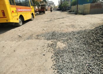 कुंडलवाडी मुख्य रस्त्याचे दुरुस्ती आणि रुंदीकरण करण्याची मागणी