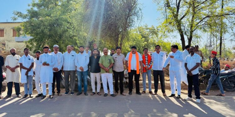 रमजान ईद निमित्त दर्यापूरमध्ये आमदार गजाननभाऊ लवटे यांचा मुस्लिम बांधवांशी संवाद; शुभेच्छांचा वर्षाव