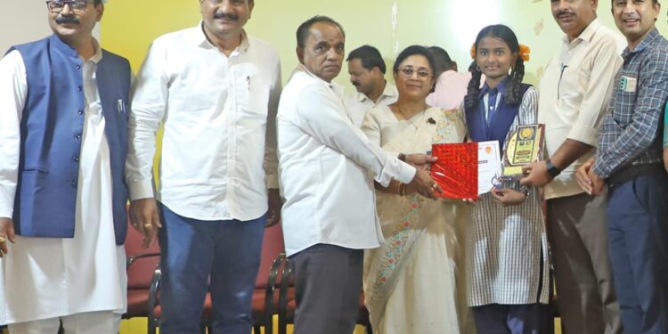 भादवण हायस्कूलचा विज्ञान प्रज्ञाशोध परीक्षेत यशस्वी झेंडा