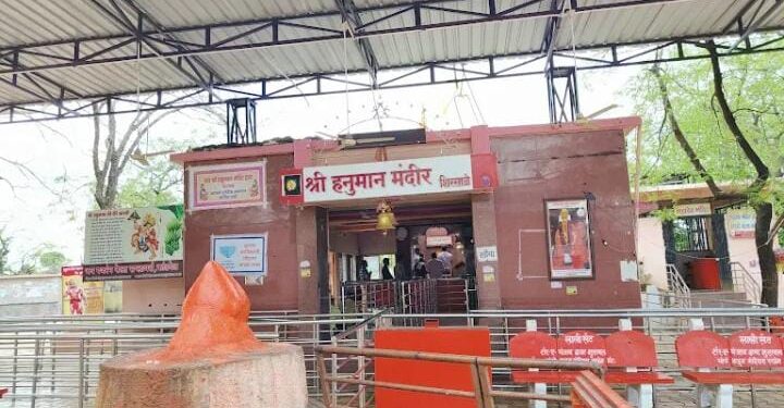 शेंदूर काढल्याने शिरसाळा मारोती मंदिरातील नंदी मूर्ती उजेडात; भाविकांमध्ये आनंद