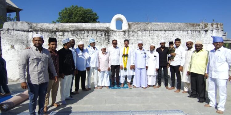 अंदरसूल येथे ईद-उल-फित्र उत्साहात साजरी