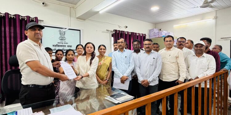 भोंदूगिरी व अंधश्रद्धेविरुद्ध ‘अंनिस’ आक्रमक; शहादा तहसीलदारांना निवेदन