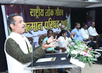 जीवनात संघर्षच माणसाला पैलू पाडतो : अभय खडपकर