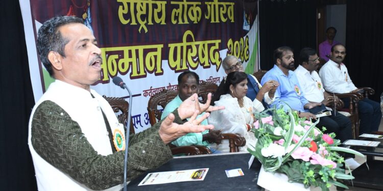 जीवनात संघर्षच माणसाला पैलू पाडतो : अभय खडपकर