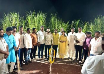 खुडूस येथे ‘खासदार चषक 2026’चे उद्घाटन उत्साहात संपन्न