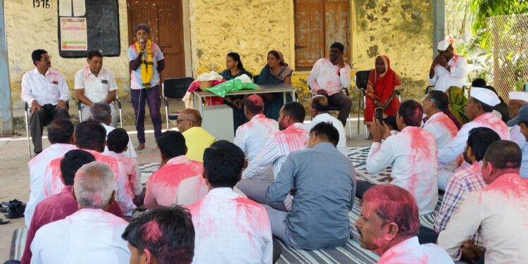 ऋतूजा भागवतची लोहमार्ग पोलिसात जिल्ह्यात प्रथम क्रमांकाने निवड; गवंडगावात भव्य सत्कार