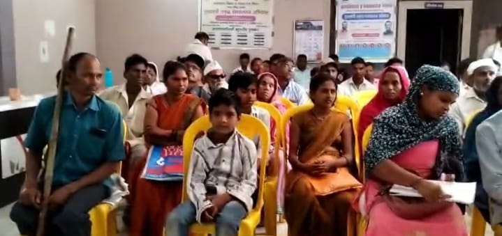 विसरवाडी येथे दिव्यांग कल्याण शिबिराला उत्स्फूर्त प्रतिसाद; लाभार्थ्यांची कामे जागेवरच पूर्ण
