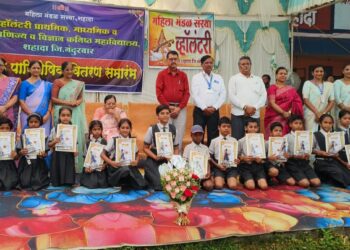 हॉलंटरी महिला मंडळ शाळेत पारितोषिक वितरण समारंभ उत्साहात संपन्न