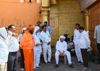 दत्तप्रभू व रेणुका मातेसमोर सुख-शांतीसाठी प्रार्थना; अशोकराव चव्हाण यांचा माहूर दौरा