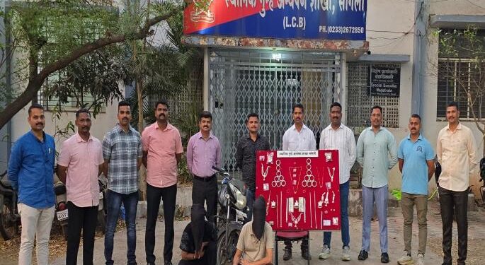 सांगलीत सापडले दोघे बांगलादेशी गुन्हेगार; १२ लाखांचा ऐवज पोलिसांकडून हस्तगत 