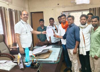 देवधरी फाटा–देहगाव रस्त्याच्या निकृष्ट कामावरून ग्रामस्थ संतप्त; चौकशीची मागणी