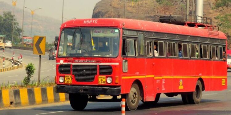 पहाडसिंगीतील बससेवा ठप्प; विद्यार्थी व प्रवाशांचे हाल, सेवा पूर्ववत करण्याची ग्रामस्थांची मागणी