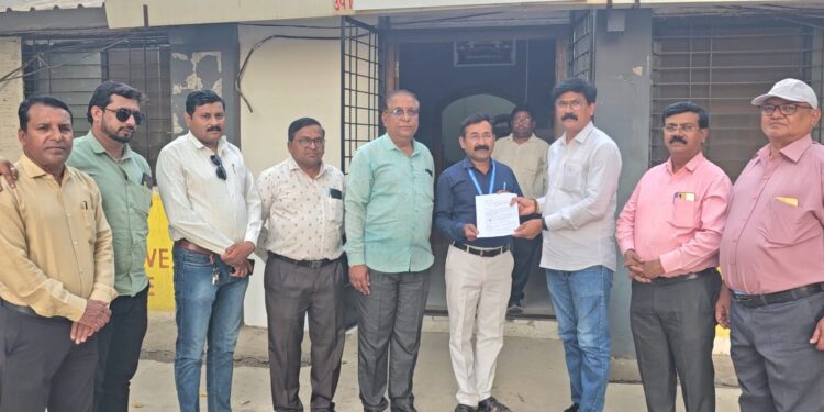 वृत्तपत्र जाहिरात दरवाढीसाठी ‘व्हॉईस ऑफ मीडिया’चे मुख्यमंत्र्यांकडे साकडे; १५०% वाढीची मागणी