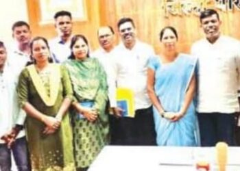 पालघर जिल्हा प्रशासन व श्रमजीवी संघटना हातात हात घेऊन करणार पाणीटंचाईवर मात