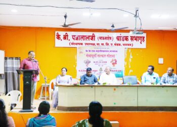 के. के. एम. महाविद्यालयात पुंडलिक साबळे यांचा सेवानिवृत्ती समारंभ उत्साहात