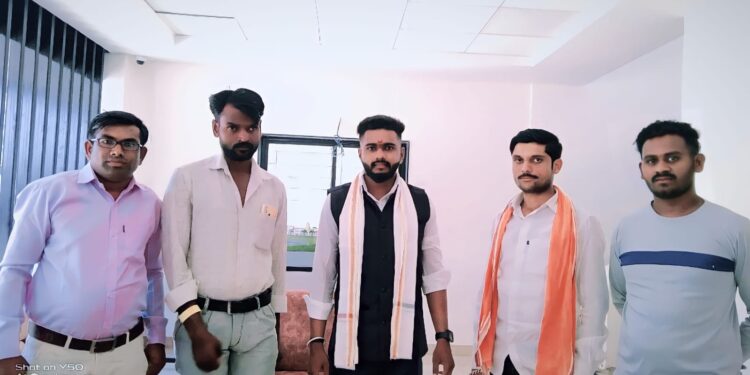 अक्षय राठोड यांना ‘महाराष्ट्र गौरव पुरस्कार’ प्रदान