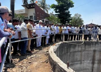 दिंडोरीत भीषण दुर्घटना : विहिरीत कार कोसळून ९ जणांचा मृत्यू; ६ शालेय विद्यार्थ्यांचा समावेश