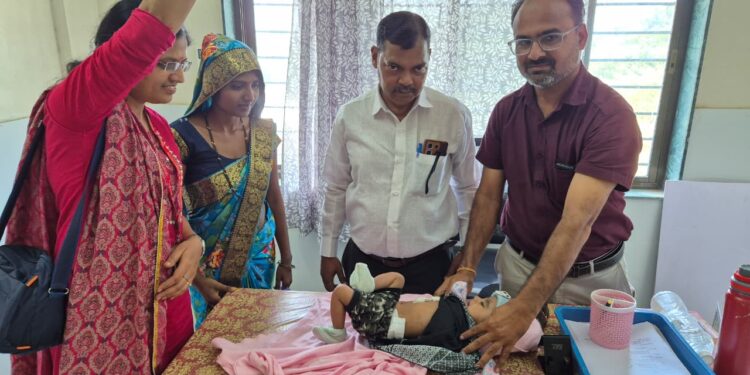 जागतिक आरोग्य दिन विशेष: नंदुरबारच्या आरबीएसके पथकामुळे 5 महिन्यांच्या अक्षराला मिळाले जीवनदान; ३ लाखांची ओपन हार्ट सर्जरी मोफत