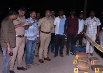 यवत पोलिसांची मोठी कारवाई: पुणे–सोलापूर महामार्गावर २० लाखांचा गांजा जप्त; दोघांना अटक