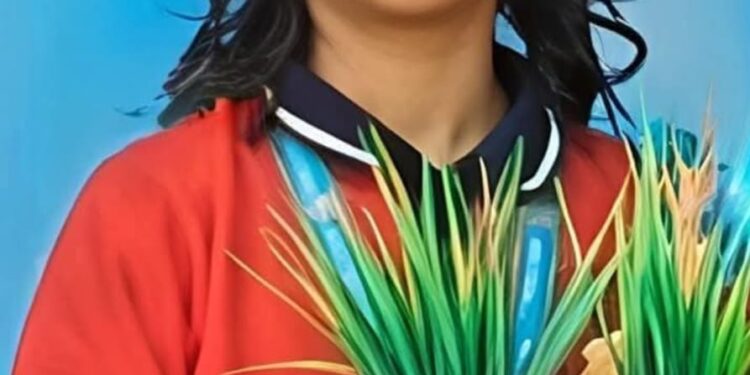 रेणापूर शाळेची विद्यार्थिनी अनिता टेंगसे लोणावळ्यातील सरस्वती विद्या अकॅडमीसाठी पात्र