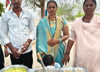 धर्माच्या भिंती ओलांडून माणुसकीचे दर्शन: भाजी विक्रेता शारुक शाहने जपला सामाजिक सलोखा*