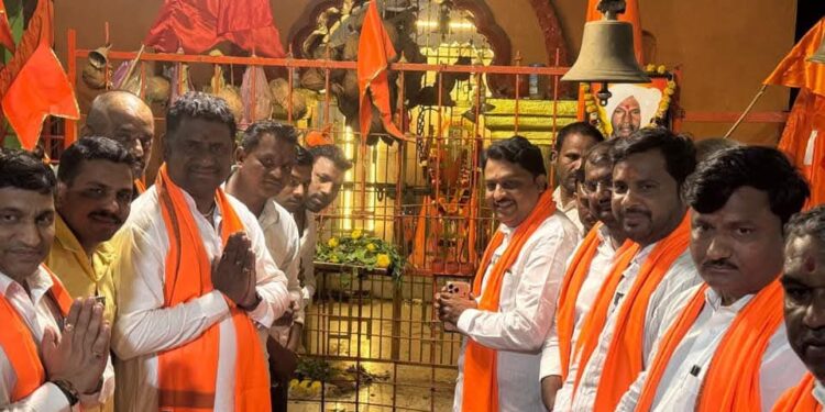 हिराजी बाबा यात्रेनिमित्त जिल्हा परिषद अध्यक्ष अविनाश गलांडे पाटील यांच्यासह मान्यवरांची उपस्थिती