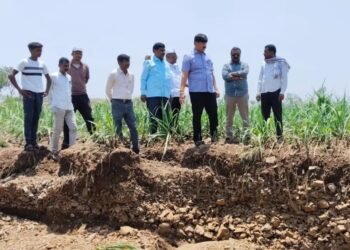 कुंभारी (ता. जत) येथे पाझर तलाव फुटला; ६०-७० हेक्टर शेतीचे मोठे नुकसान