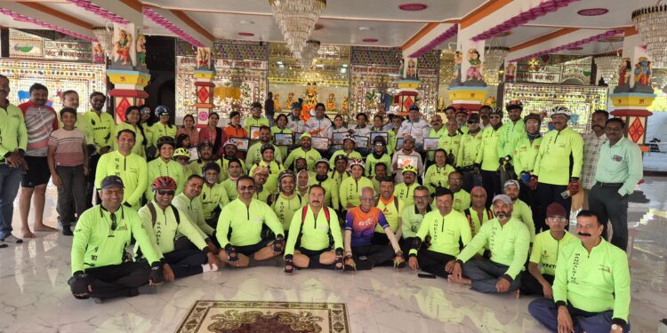 नाशिक ते कामाख्या देवी सायकल राईडरचे निफाड सायकलिस्टच्या वतीने स्वागत