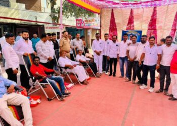 खुडूस येथे फुले-आंबेडकर संयुक्त जयंतीनिमित्त रक्तदान व आरोग्य शिबिर उत्साहात