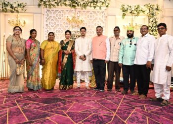 चि.सौरभ व चि.सौ.का.अनघा यांचा साखरपुडा सोहळा मोठ्या थाटामाटात संपन्न ;दिग्गज मान्यवरांची मोठी उपस्थिती..!