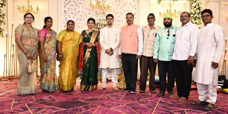 चि.सौरभ व चि.सौ.का.अनघा यांचा साखरपुडा सोहळा मोठ्या थाटामाटात संपन्न ;दिग्गज मान्यवरांची मोठी उपस्थिती..!