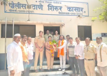 जिद्द आणि चिकाटीच्या जोरावर वैशाली शिंदे सहाय्यक फौजदार पदी; शिरूरमध्ये भव्य सत्कार