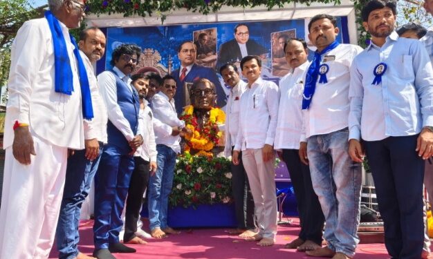 शिरूर कासार तालुक्यात भारतरत्न डॉ. बाबासाहेब आंबेडकर यांना अभिवादन