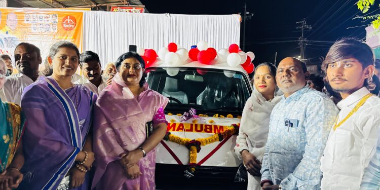 एरंडोलमध्ये अत्याधुनिक रुग्णवाहिकेचे लोकार्पण; नगरसेविका छाया दाभाडे यांचा सामाजिक उपक्रम