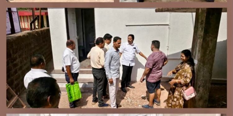 कणकवलीत बुद्धविहार परिसरातील प्रसाधनगृह पूर्ण; नगराध्यक्ष संदेश पारकर यांची पाहणी