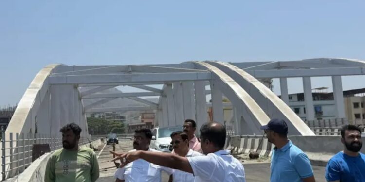 विरारमधील नारंगी पुलाची महापौरांकडून पाहणी; 19 एप्रिलला उद्घाटनाचे संकेत