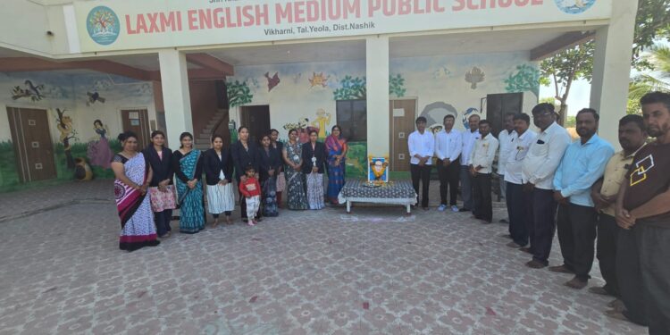 नालीच्या पाण्यामुळे साई नगर शाळा परिसरात आरोग्याचा गंभीर प्रश्न; नागरिकांचा संताप