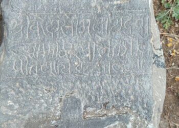 राणीसावरगाव येथे दोन प्राचीन शिलालेखांचा शोध; केदारेश्वर महादेव मंदिर दानशिलालेख उजेडात