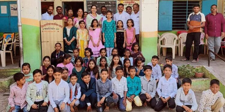 कावळे विहीर येथे निरोप समारंभ व गुणगौरव सोहळा उत्साहात संपन्न