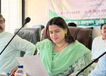 ​खरीप हंगामासाठी प्रशासन सज्ज! बियाणे टंचाई अन् काळाबाजार करणाऱ्यांवर कठोर कारवाईचे आ. नमिता मुंदडा यांचे आदेश