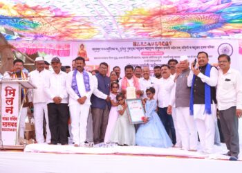 सासवड येथे डॉ. बाबासाहेब आंबेडकर जयंती उत्साहात; मान्यवरांना पुरस्कार वितरण