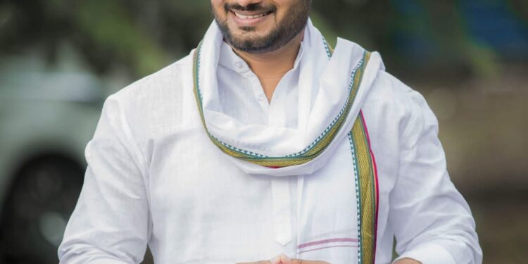 नवीन मंजूर उप तहसील कार्यालय धामणगाव येथेच सुरू करावे – सरपंच मनोज गाढवे यांची आग्रही मागणी